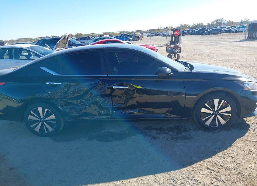Photo 6 of 2021 Nissan Altima SV FWD (VIN 1N4BL4DV4MN359072)
