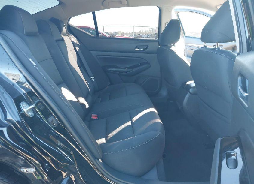 Photo 8 of 2021 Nissan Altima SV FWD (VIN 1N4BL4DV4MN359072)