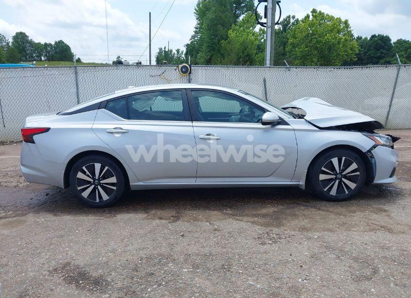 Photo 13 of 2021 Nissan Altima SV FWD (VIN 1N4BL4DV4MN412272)