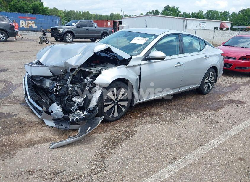 Photo 2 of 2021 Nissan Altima SV FWD (VIN 1N4BL4DV4MN412272)