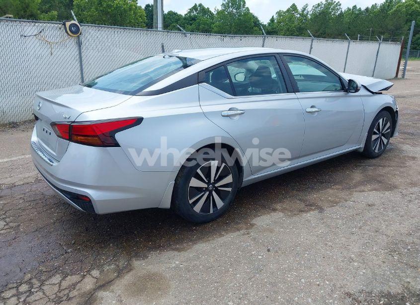 Photo 4 of 2021 Nissan Altima SV FWD (VIN 1N4BL4DV4MN412272)