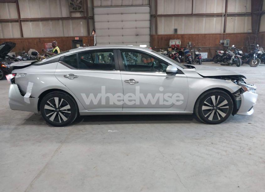 Photo 13 of 2022 Nissan Altima SV FWD (VIN 1N4BL4DV4NN317096)