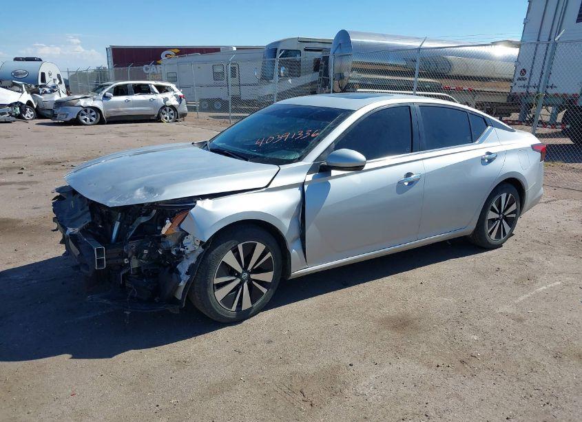 Photo 2 of 2022 Nissan Altima SV FWD (VIN 1N4BL4DV4NN328762)