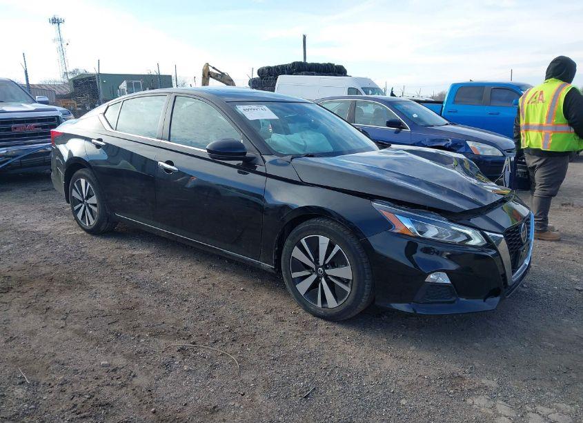 2022 Nissan Altima SV FWD (VIN 1N4BL4DV4NN329099) main photo