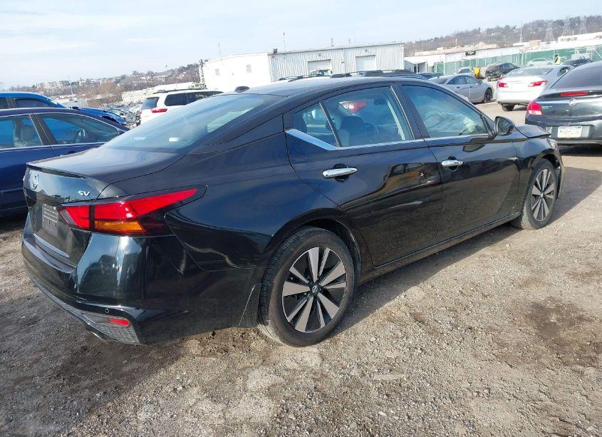 Photo 4 of 2022 Nissan Altima SV FWD (VIN 1N4BL4DV4NN329099)