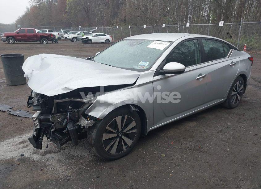 Photo 2 of 2022 Nissan Altima SV FWD (VIN 1N4BL4DV4NN336764)