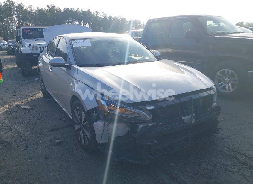 2022 Nissan Altima SV FWD (VIN 1N4BL4DV4NN396799) main photo