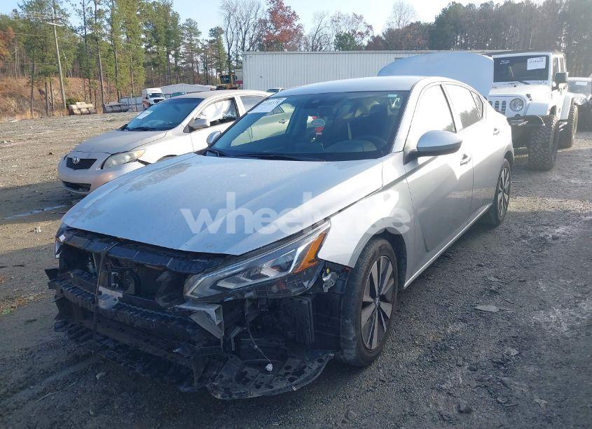 Photo 2 of 2022 Nissan Altima SV FWD (VIN 1N4BL4DV4NN396799)
