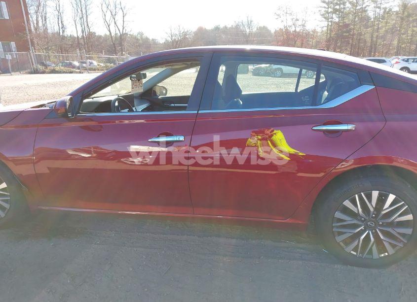 Photo 15 of 2023 Nissan Altima SV FWD (VIN 1N4BL4DV4PN301886)