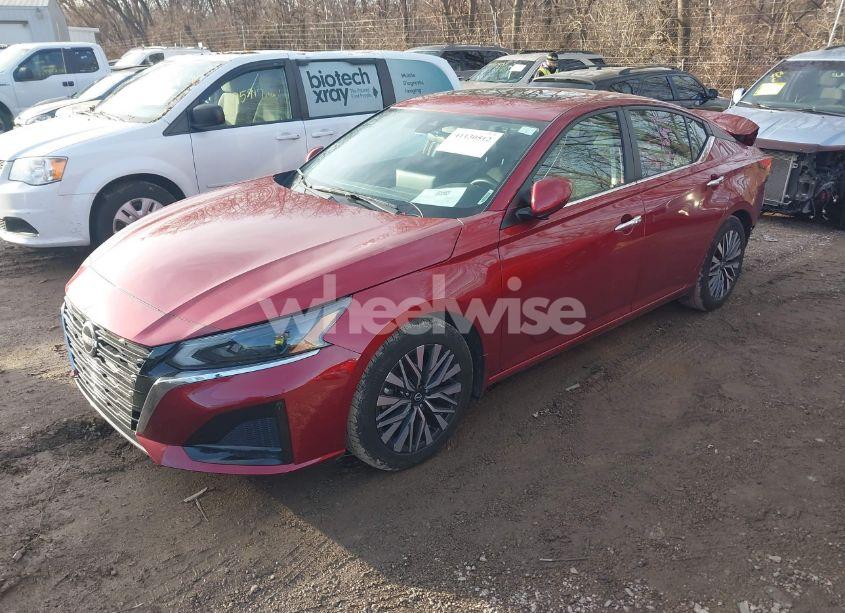 Photo 2 of 2023 Nissan Altima SV FWD (VIN 1N4BL4DV4PN316520)