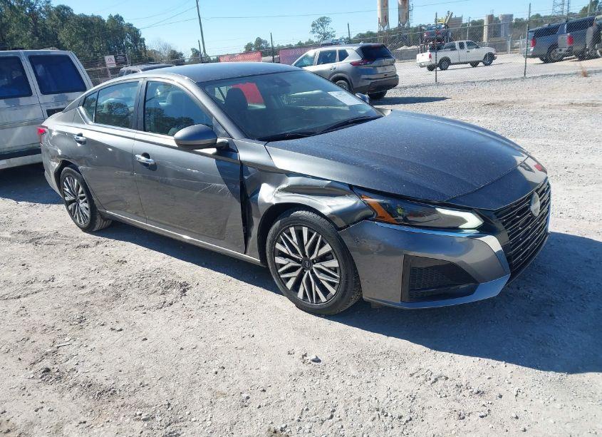 2023 Nissan Altima SV FWD (VIN 1N4BL4DV4PN334712) main photo