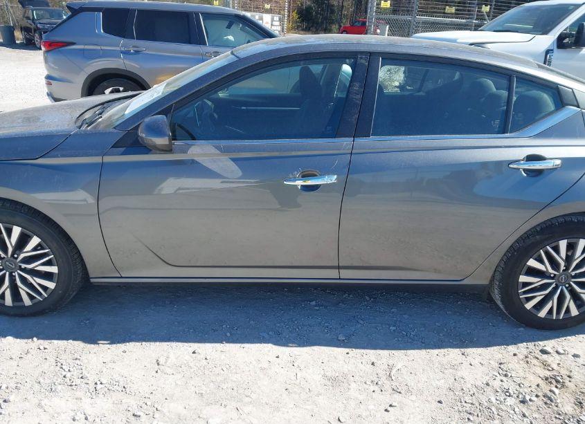 Photo 14 of 2023 Nissan Altima SV FWD (VIN 1N4BL4DV4PN334712)