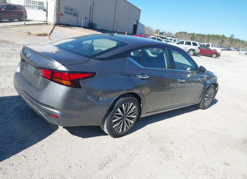 Photo 4 of 2023 Nissan Altima SV FWD (VIN 1N4BL4DV4PN334712)