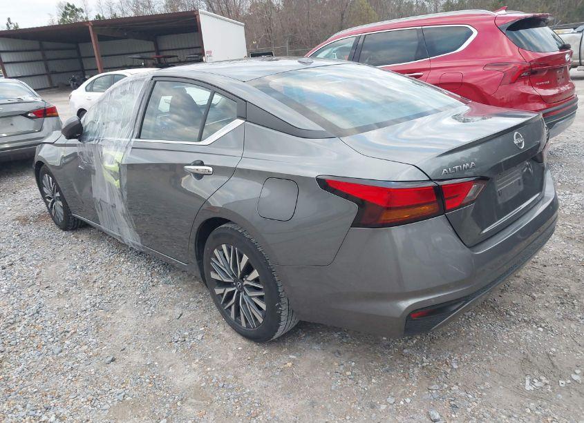Photo 3 of 2023 Nissan Altima SV FWD (VIN 1N4BL4DV4PN346424)