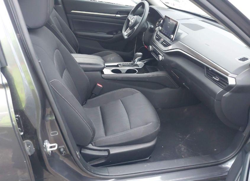 Photo 5 of 2023 Nissan Altima SV FWD (VIN 1N4BL4DV4PN346424)