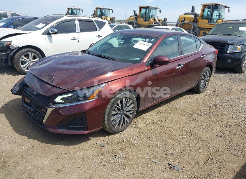 Photo 2 of 2023 Nissan Altima SV FWD (VIN 1N4BL4DV4PN346827)