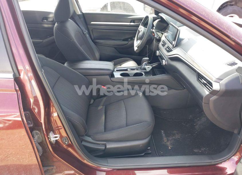 Photo 5 of 2023 Nissan Altima SV FWD (VIN 1N4BL4DV4PN346827)