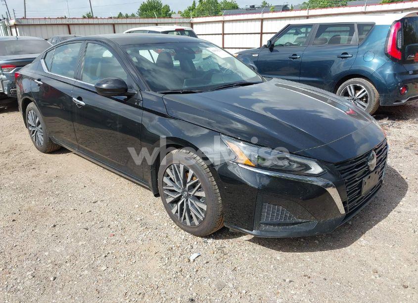 2023 Nissan Altima SV FWD (VIN 1N4BL4DV4PN362767) main photo