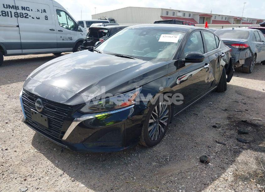 Photo 2 of 2023 Nissan Altima SV FWD (VIN 1N4BL4DV4PN362767)