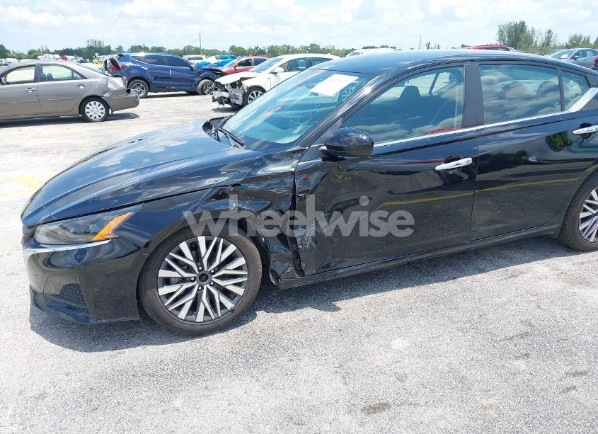 Photo 17 of 2023 Nissan Altima SV FWD (VIN 1N4BL4DV4PN371419)