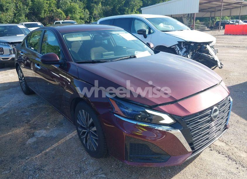 2023 Nissan Altima SV FWD (VIN 1N4BL4DV4PN373607) main photo