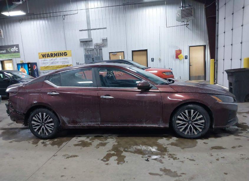 Photo 14 of 2023 Nissan Altima SV FWD (VIN 1N4BL4DV4PN375566)