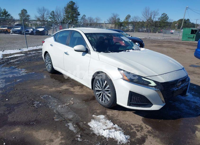 2023 Nissan Altima SV FWD (VIN 1N4BL4DV4PN384364) main photo