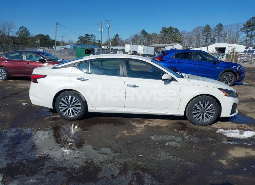 Photo 13 of 2023 Nissan Altima SV FWD (VIN 1N4BL4DV4PN384364)