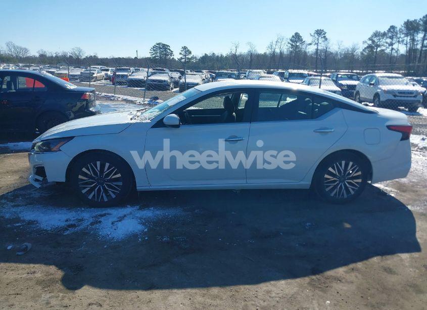 Photo 14 of 2023 Nissan Altima SV FWD (VIN 1N4BL4DV4PN384364)