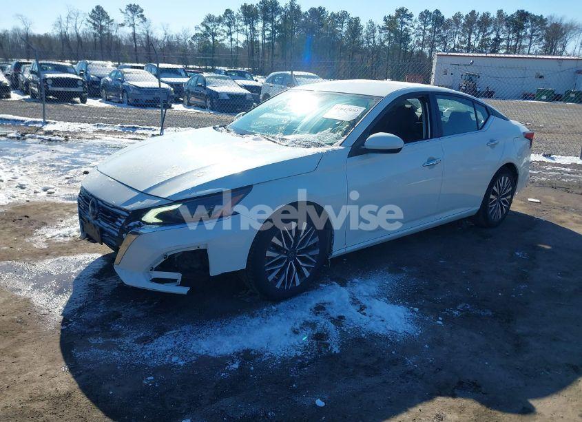 Photo 2 of 2023 Nissan Altima SV FWD (VIN 1N4BL4DV4PN384364)