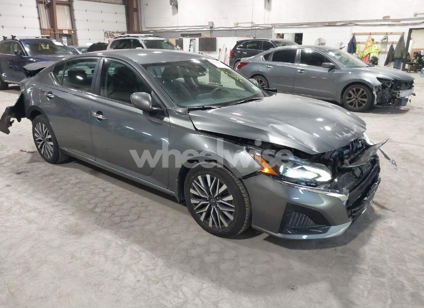 2023 Nissan Altima SV FWD (VIN 1N4BL4DV4PN398006) main photo