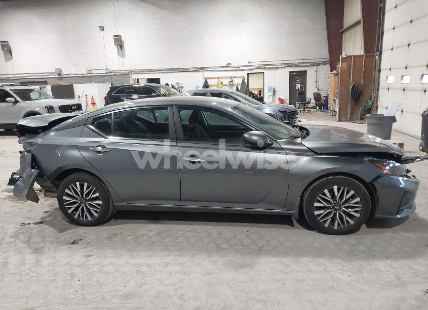 Photo 14 of 2023 Nissan Altima SV FWD (VIN 1N4BL4DV4PN398006)