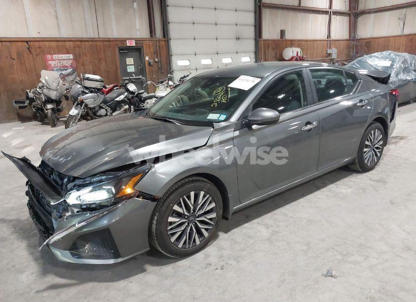 Photo 2 of 2023 Nissan Altima SV FWD (VIN 1N4BL4DV4PN398006)