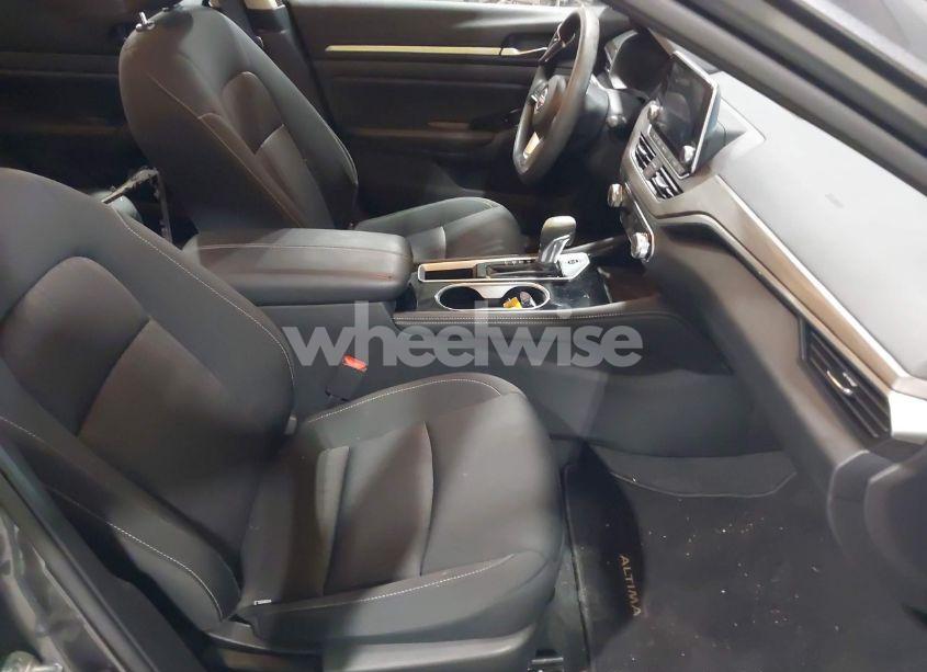 Photo 5 of 2023 Nissan Altima SV FWD (VIN 1N4BL4DV4PN398006)