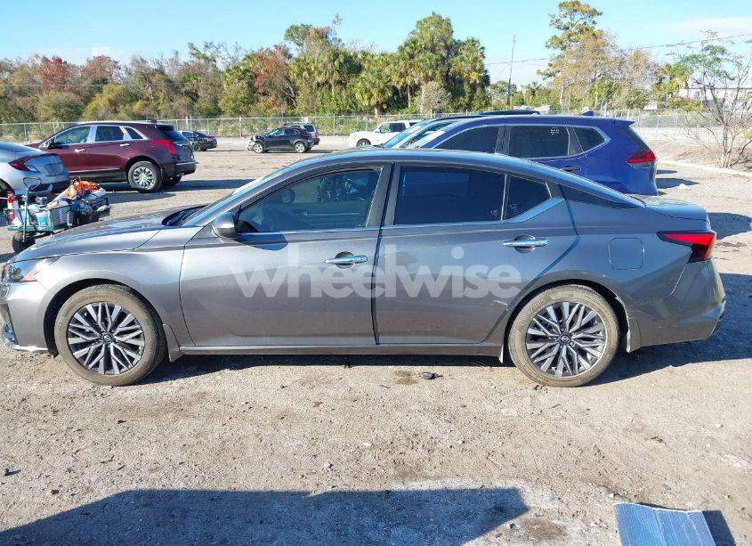 Photo 14 of 2023 Nissan Altima SV FWD (VIN 1N4BL4DV4PN398099)