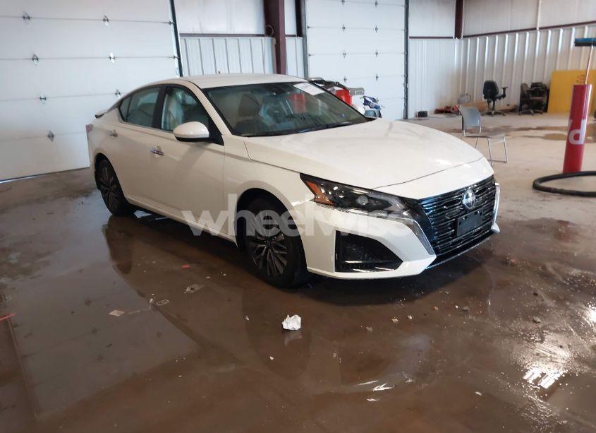 2023 Nissan Altima SV FWD (VIN 1N4BL4DV4PN416293) main photo