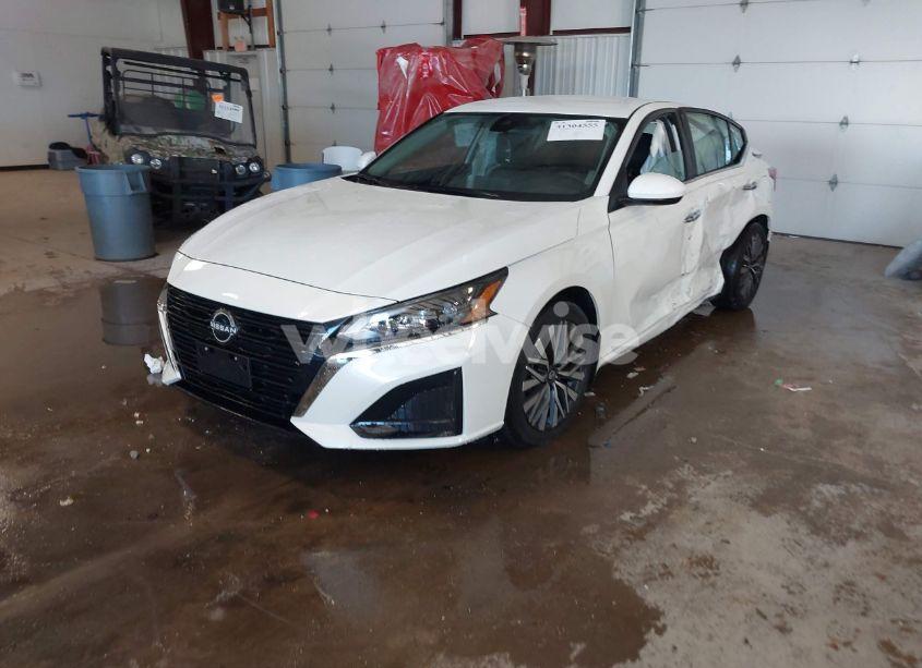 Photo 2 of 2023 Nissan Altima SV FWD (VIN 1N4BL4DV4PN416293)