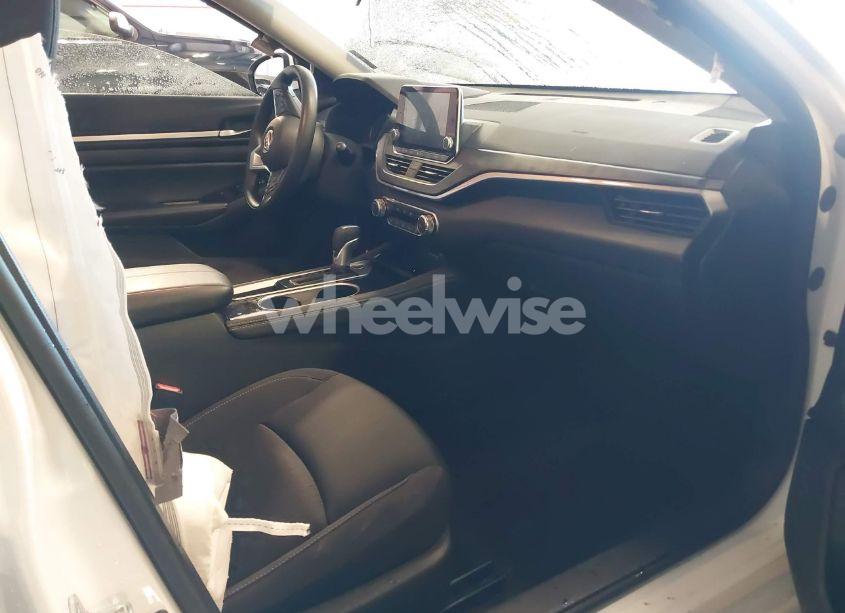 Photo 5 of 2023 Nissan Altima SV FWD (VIN 1N4BL4DV4PN416293)