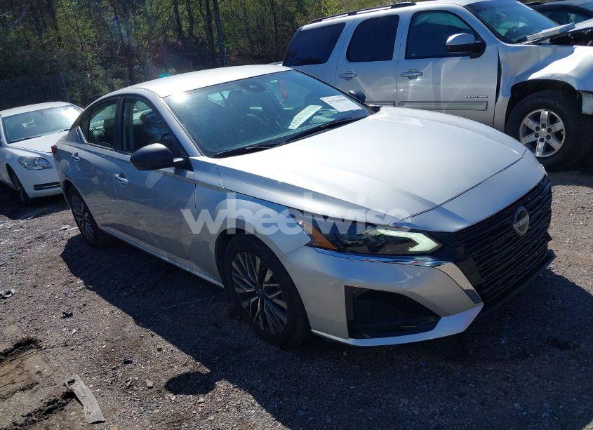 2024 Nissan Altima SV FWD (VIN 1N4BL4DV4RN303074) main photo