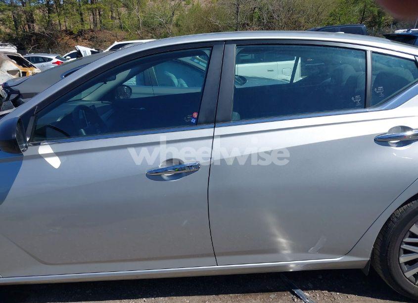 Photo 14 of 2024 Nissan Altima SV FWD (VIN 1N4BL4DV4RN303074)