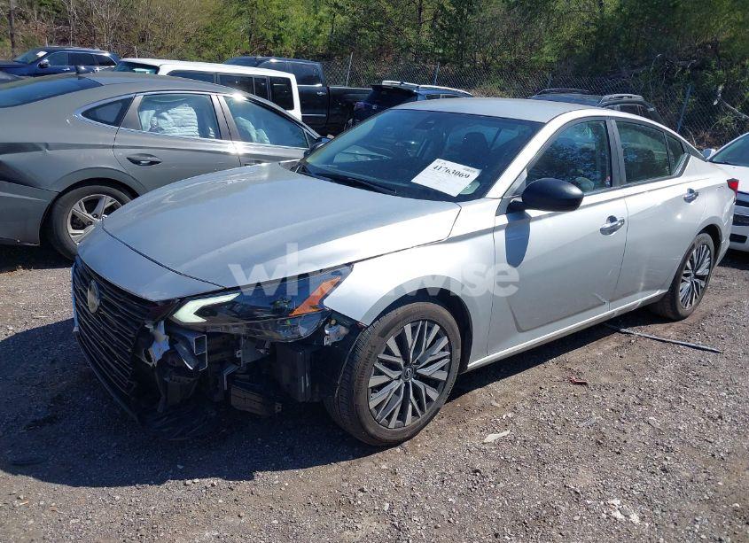 Photo 2 of 2024 Nissan Altima SV FWD (VIN 1N4BL4DV4RN303074)