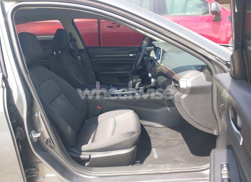 Photo 5 of 2024 Nissan Altima SV FWD (VIN 1N4BL4DV4RN322031)