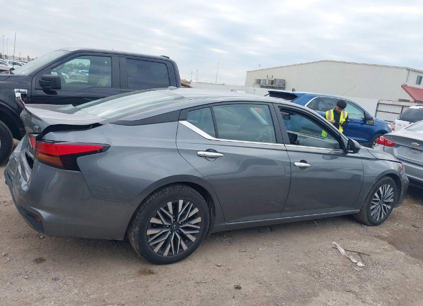 Photo 13 of 2024 Nissan Altima SV FWD (VIN 1N4BL4DV4RN334776)