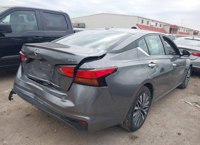 Photo 4 of 2024 Nissan Altima SV FWD (VIN 1N4BL4DV4RN334776)