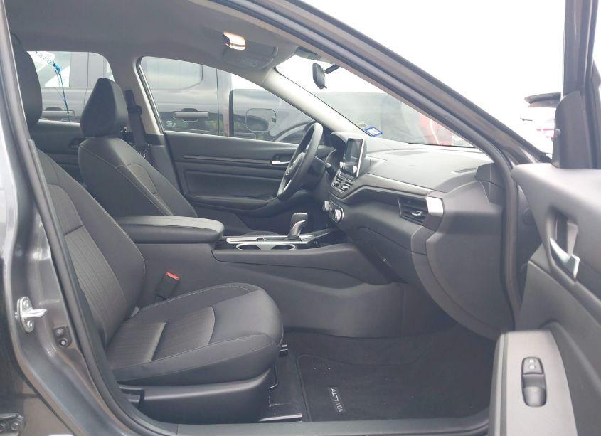 Photo 5 of 2024 Nissan Altima SV FWD (VIN 1N4BL4DV4RN334776)