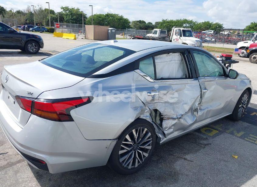 Photo 6 of 2024 Nissan Altima SV FWD (VIN 1N4BL4DV4RN345857)