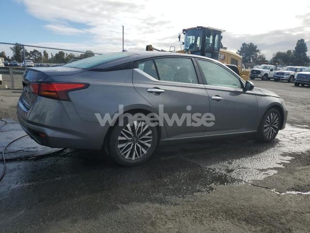 Photo 3 of 2024 NISSAN ALTIMA SV (VIN 1N4BL4DV4RN353456)