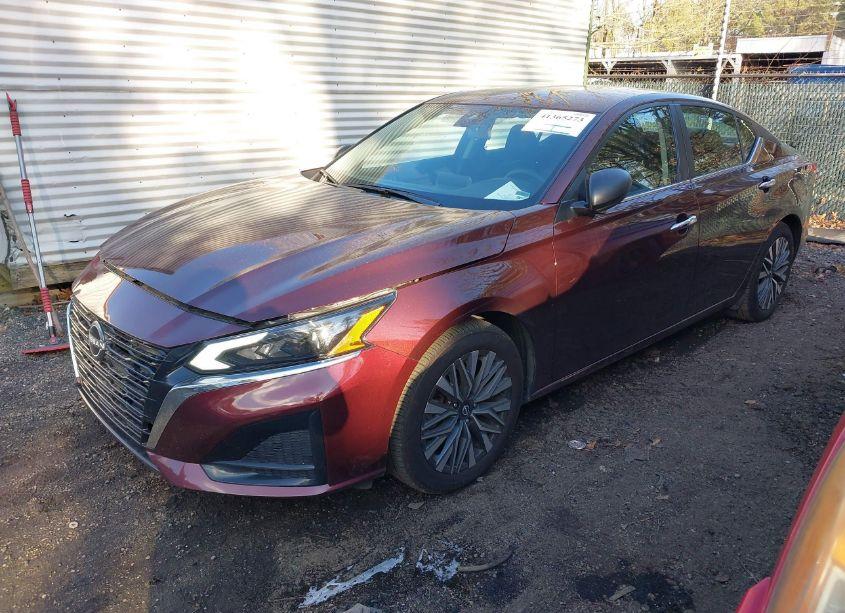 Photo 2 of 2024 Nissan Altima SV FWD (VIN 1N4BL4DV4RN359936)