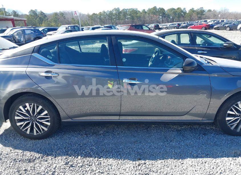 Photo 13 of 2024 Nissan Altima SV FWD (VIN 1N4BL4DV4RN364912)