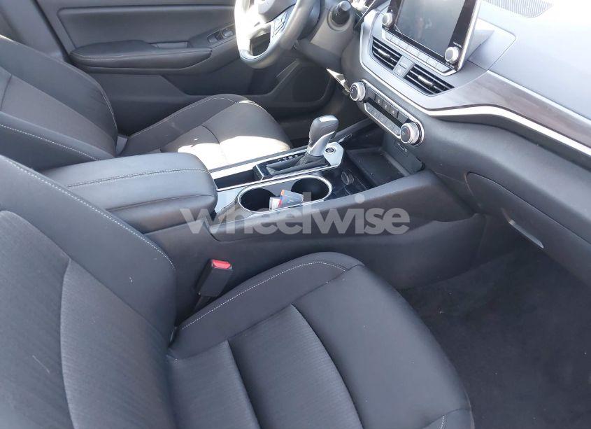 Photo 5 of 2024 Nissan Altima SV FWD (VIN 1N4BL4DV4RN364912)